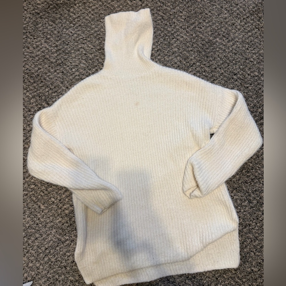 Abercrombie & Fitch Cream Turtleneck Sweater Size X-Small